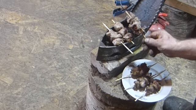 Шашлыки на углях в утюгах. смотреть онлайн