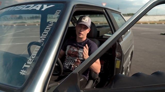 Валим по городу на ТРИНАХЕ! Вложил в АВТОЗВУК 300 000 рублей, РЕАКЦИЯ людей на ГРОМКИЙ БАС! смотреть онлайн