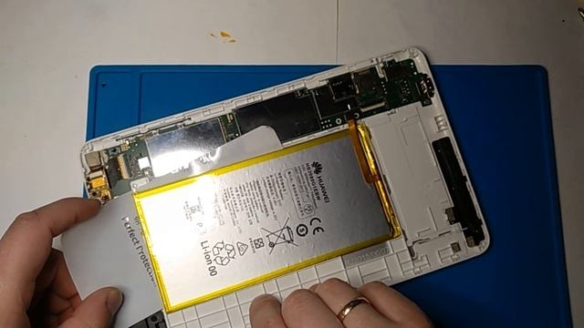 Huawei mediapad T1 10 T1-A21L разборка и замена аккумулятора. смотреть онлайн