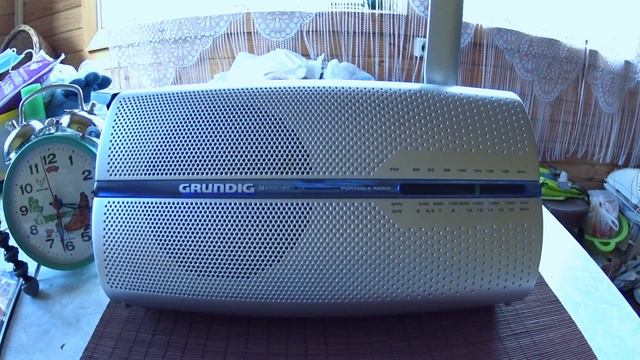 Радиоприемник Грюндиг - Grundig Music Boy 50 - Обзор и Работа на КВ, СВ и УКВ диапазонах смотреть онлайн