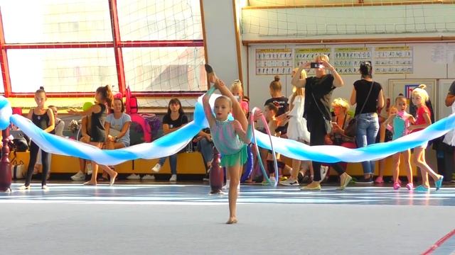 Турнир по художественной гимнастике г. Южный / Ожидание - Реальность / Обруч / Булавы смотреть онлайн