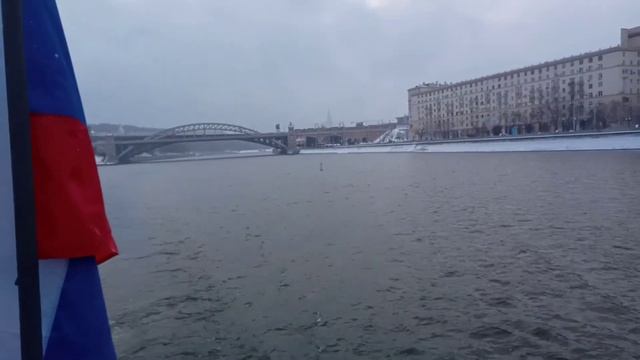 Зимняя речная прогулка по Москва реке 2 смотреть онлайн