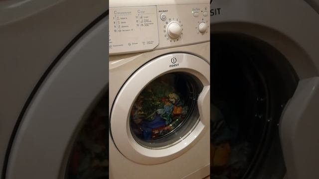 Периодический стук в стиральной машине, при крутящемся барабане смотреть онлайн