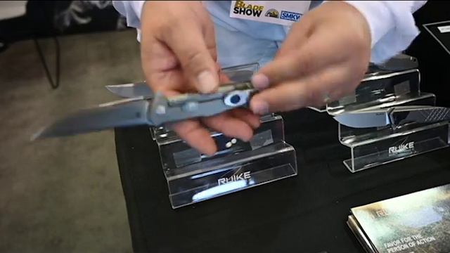 New Ruike knives and prototypes from Blade Show 2019 смотреть онлайн