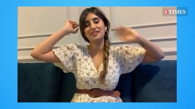 Aastha Gill and Akasa Singh REACT to each other's STYLE! ETimes Exclusive смотреть онлайн
