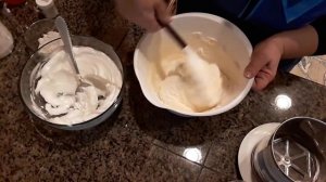 Почему опадает бисквит? В чем причина?