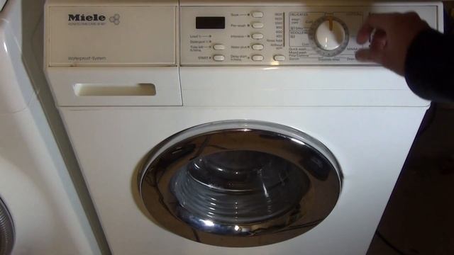 How To Tip #52 : Activate & deactivate end cycle alarm Beeper setting on a Miele Washing Machine. смотреть онлайн