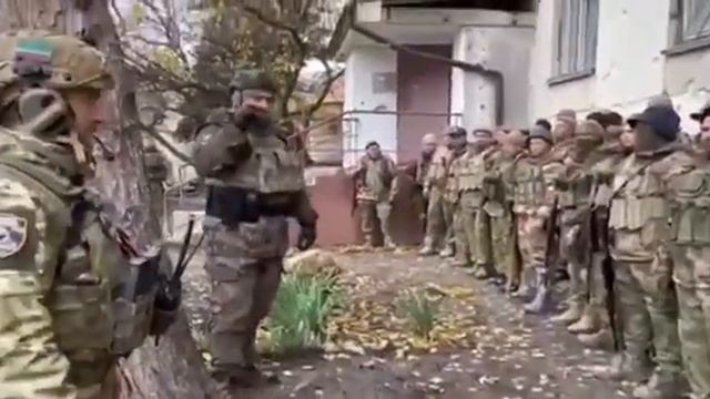 Магомед Хийтанаев продолжает встречи с бойцами на передовой смотреть онлайн