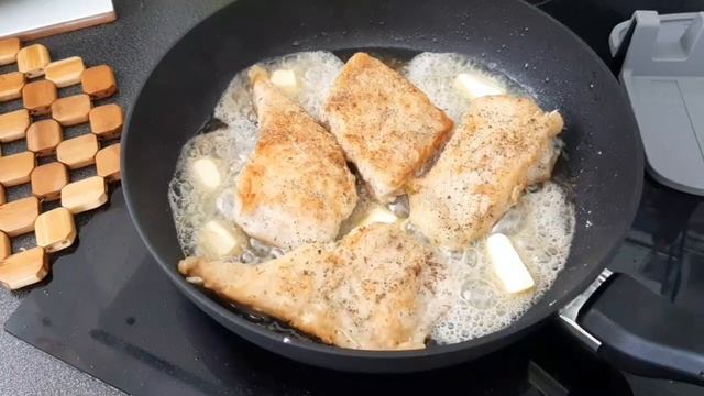 ? Жареный Карп с чесноком и сливочным маслом.? смотреть онлайн