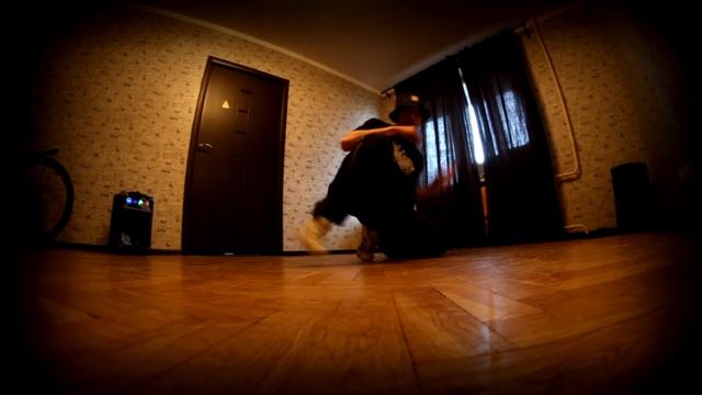 Приглашение на МК от b-boy Genetik в г.Судак (10.06.2018) break dance studio "H2O" смотреть онлайн