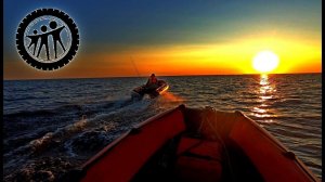 Ночной абсурд на лодке ПВХ в море. Рыбинка