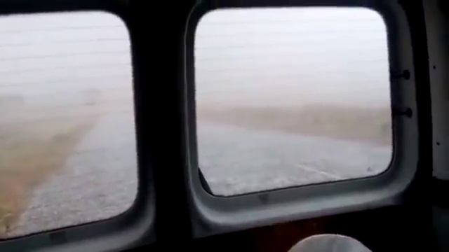 Огромный град разбил авто/A huge hail crashed a car смотреть онлайн