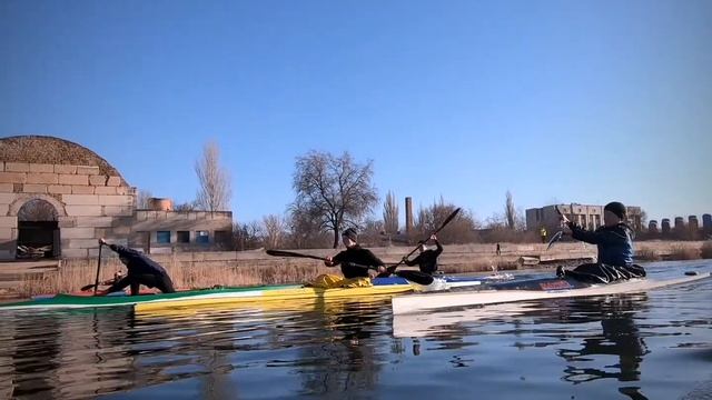 Отличное начало наших сборов. Работа в группе. Солнце светит, вода гладкая. смотреть онлайн