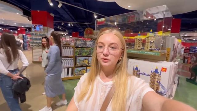 ПОЕЗДКА В МОСКВУ Ч.3: КРАСНАЯ ПЛОЩАДЬ, ГУМ, ЗАРЯДЬЕ, ПАРК ГОРЬКОГО, ЦДМ, НИКОЛЬСКАЯ - ГУЛЯЕМ!!! смотреть онлайн