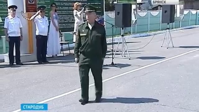 В Стародубе впервые прошел строевой смотр брянского казачества 360p смотреть онлайн