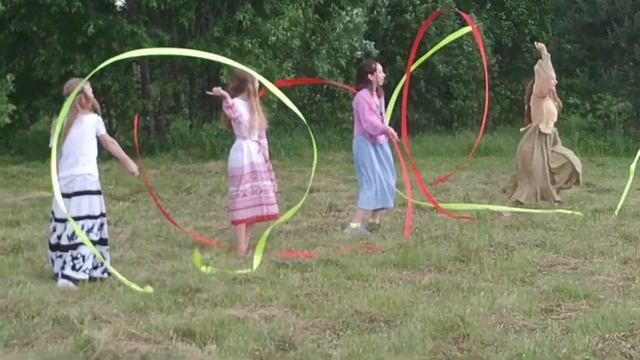 ЖИВИ, ДЕРЕВНЯ ПСКОВСКАЯ! Купала в Заалтунье. смотреть онлайн