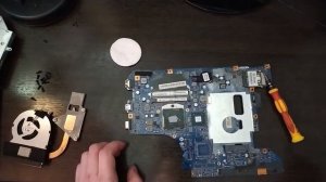 Lenovo B570E полная разборка и модернизация. Ставим самый мощный процессор в бюджетный ноутбук!