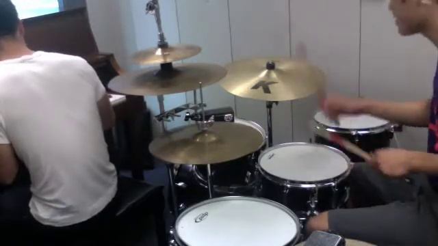Determination Jazz Hip Hop Piano Chords with Drums смотреть онлайн