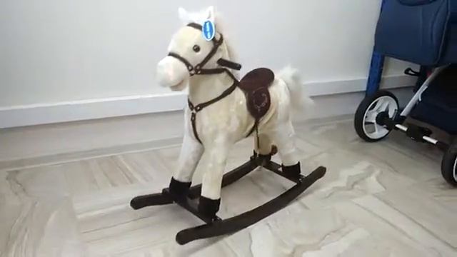 Лошадка-качалка Oscar-Yasny с музыкой и ржанием (светло-бежевый), Baby Mix