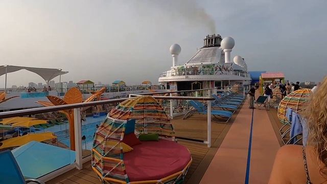 Royal Caribbean Odyssey of the Seas Embarkation Day and Sailaway смотреть онлайн