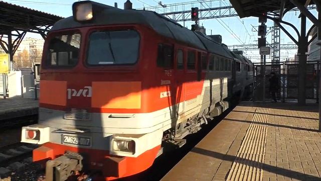 Тепловоз 2М62У-0017 (ТЧЭ-2) следует резервом. смотреть онлайн