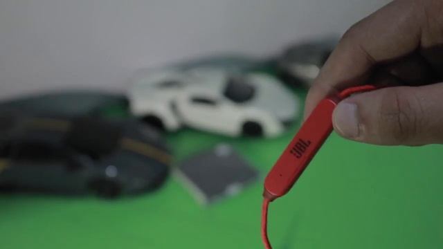 JBL E25BT Wireless In Ear Headphones смотреть онлайн