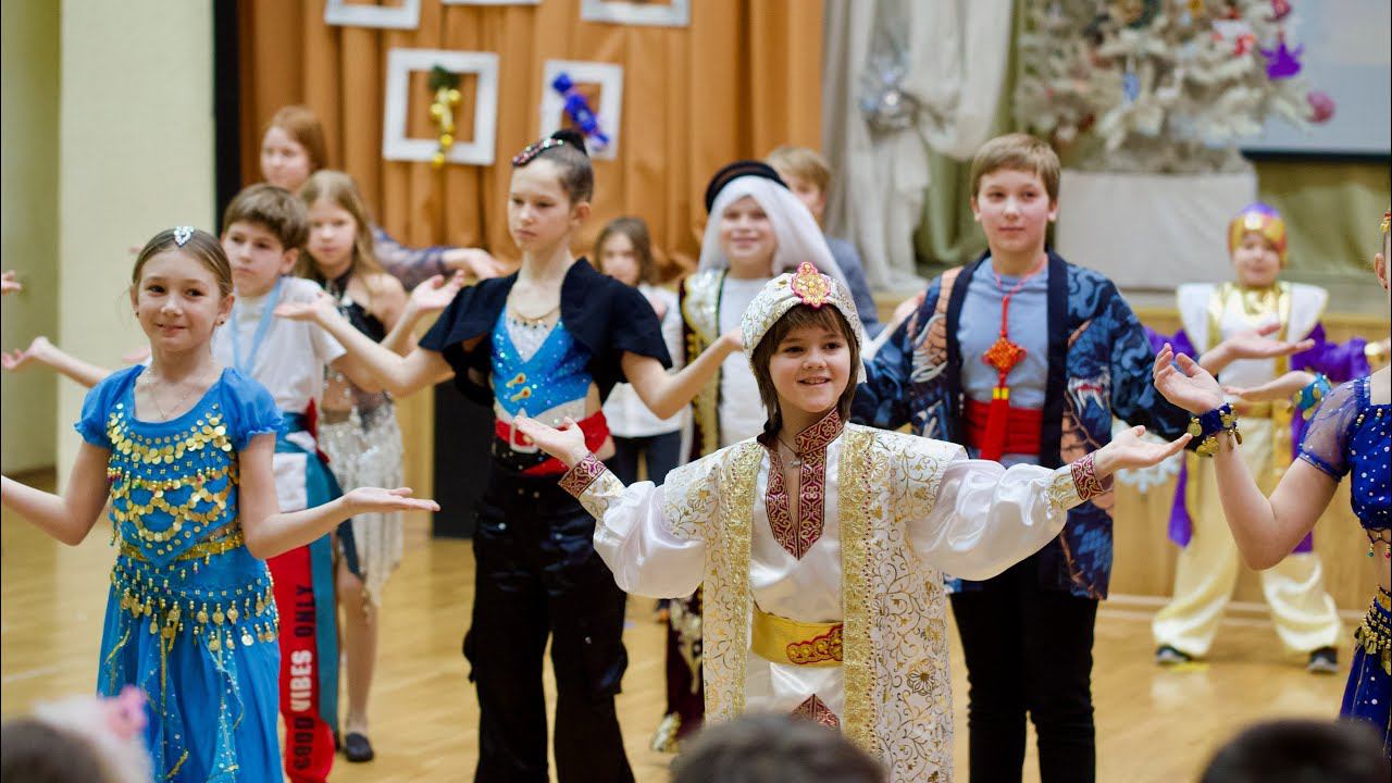 Новогодний бал в начальной школе смотреть онлайн