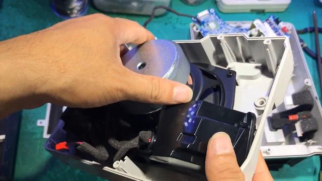 Discover what's inside the B&O Beolit 17 speaker/Repair And Rework смотреть онлайн