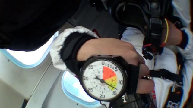 Skydive Dubai, Tandem Jump at Dubai Marina over Palm Jumeirah смотреть онлайн