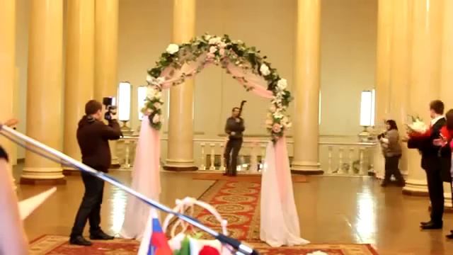 У невесты слетело платье на свадьбе смотреть онлайн