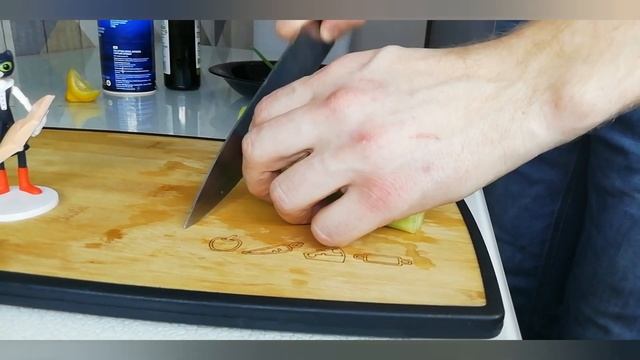 Салат со стеблем сельдерея! Польза клетчатки!!! смотреть онлайн