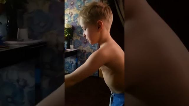 Как правильно делать кувырки.