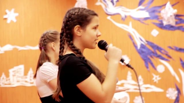 История и традиции Рождества (3). Гимназия 38 смотреть онлайн