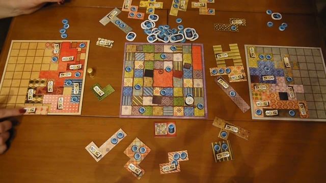 Играем партию в настолку Пэчворк смотреть онлайн