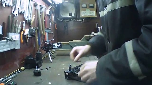 Жесткий ремонт офисного стула. смотреть онлайн