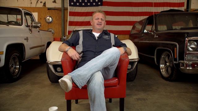 Selling a car to the STRANGEST couple ever... смотреть онлайн