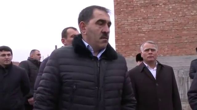 Юнус-Бек Евкуров проинспектировал объекты в Назрани смотреть онлайн