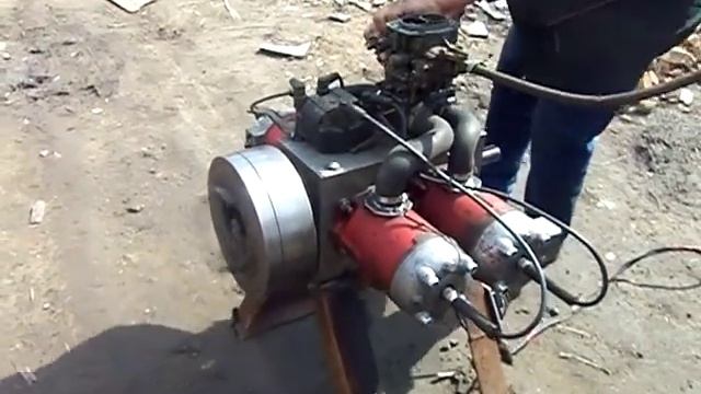 Самодельный двухтактный четырехцилиндровый оппозитный двигатель. Первый запуск. смотреть онлайн