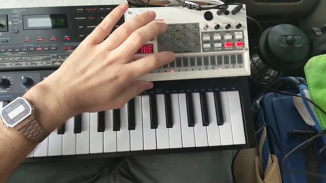 One Minute Jam // Hardware Synths on the Road смотреть онлайн