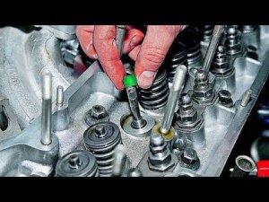 НИКОГДА НЕ РЕГУЛИРУЕТЕ КЛАПАНА ПРИ ЗАМЕНЕ МАСЛОСЪЕМНЫХ КОЛПАЧКОВ