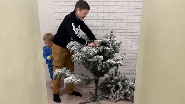 НОВОГОДНЕЕ НАСТРОЕНИЕ - наряжаю елочку 2021 год смотреть онлайн