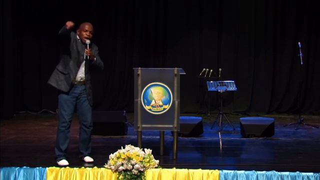 18 09 16 ст. п. Фредди Муламба, тема: "Как сокрушать медные двери и как овладеть врагами своими?!" смотреть онлайн