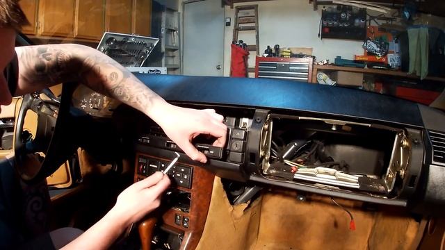 HOW TO... CENTER VENT REMOVAL