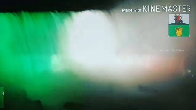 Ниагарский водопад окрасился в цвета флага Татарстана в честь Дня республики смотреть онлайн