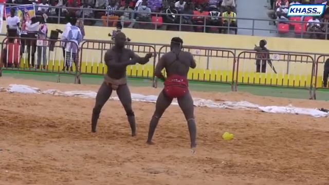 Lutte:Kaw Gourdin terasse al Barka Kaïrè regardez le K.O смотреть онлайн