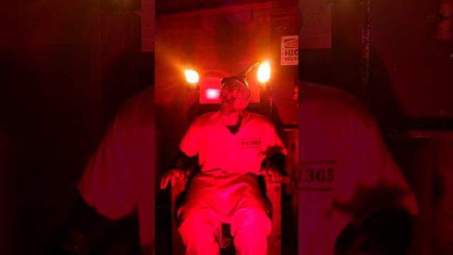 Electric chair halloween prop using raspberry PI GPIO with Python смотреть онлайн