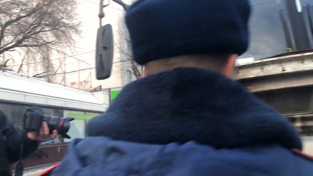 ГИБДД и Ространснадзор провели рейд по выявлению маршрутчиков-нелегалов смотреть онлайн