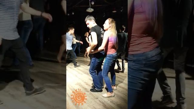 Ребята классно танцуют Сальсу, хочу научиться! смотреть онлайн