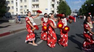 Зажигательный танец представительниц штата Гавайи США на Всемирной фольклориаде CIOFF - 2021 в Уфе