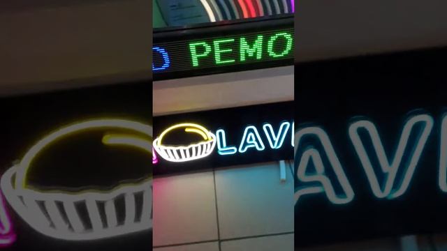 Неоновая вывеска для магазина японских сладостей (с ярким светом оно слаще ?) смотреть онлайн